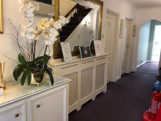 Elizabeth House Hotel Bracknell Buitenkant foto